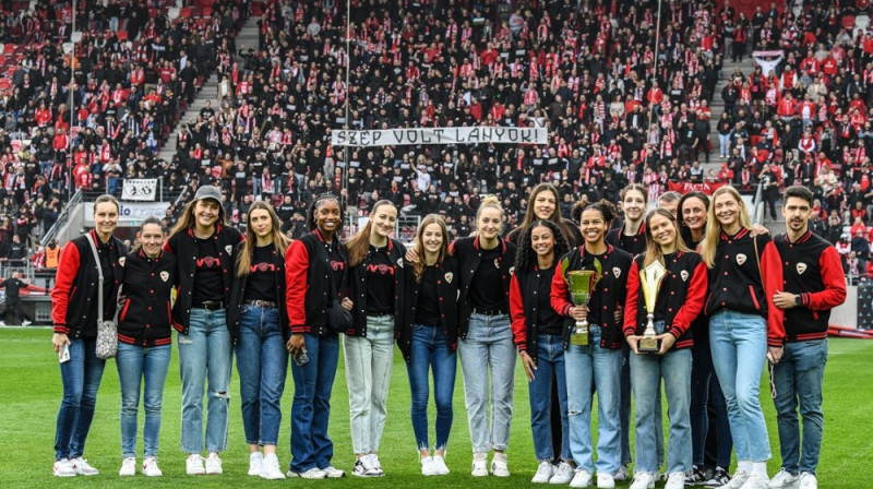 Aleksa Gulbe un DVTK basketbolistes 2025. gada 30. martā. Foto: DVTK Miškolc