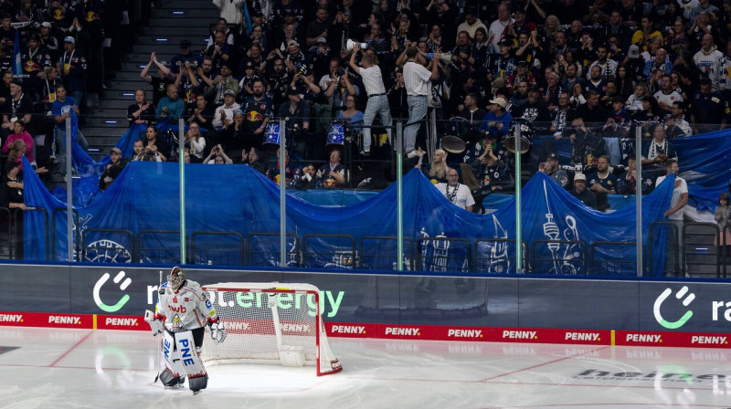 Kristers Gudļevskis pirms spēles Minhenē. Foto: Heike Feiner/Eibner-Pressefoto/Scanpix