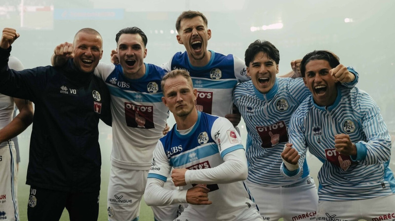 Andrejs Cigaņiks ar komandas biedriem pēc uzvaras Bāzelē. Foto: FC Luzern