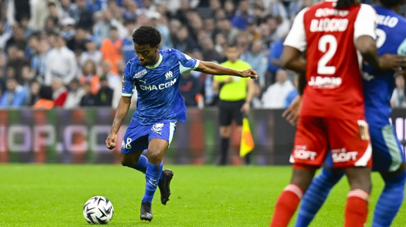 Eindžels Gomess izpilda standartu. Foto: SIPA/Scanpix