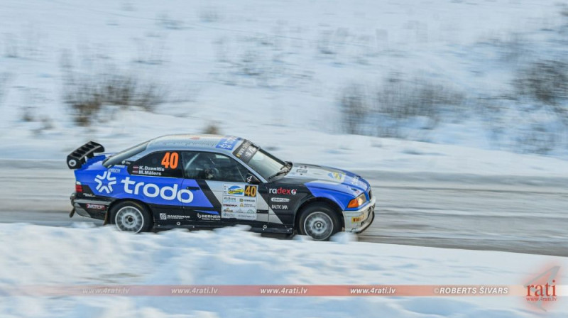 Kārļa Dzenīša ekipāža. Foto: Roberts Šivars, 4rati.lv