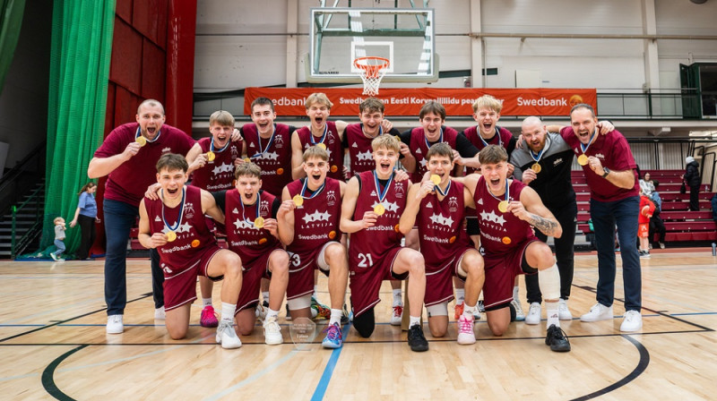 Sandis Buškevics un U18 puiši 2026. gada 5. janvārī. Foto: BSBC