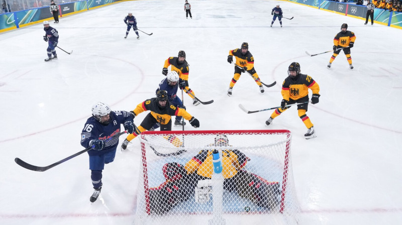 Francūzietes Estellas Duvēnas vārtu guvums cīņā pret Vācijas valstsvienību. Foto: Wang Kaiyan/Xinhua/Scanpix