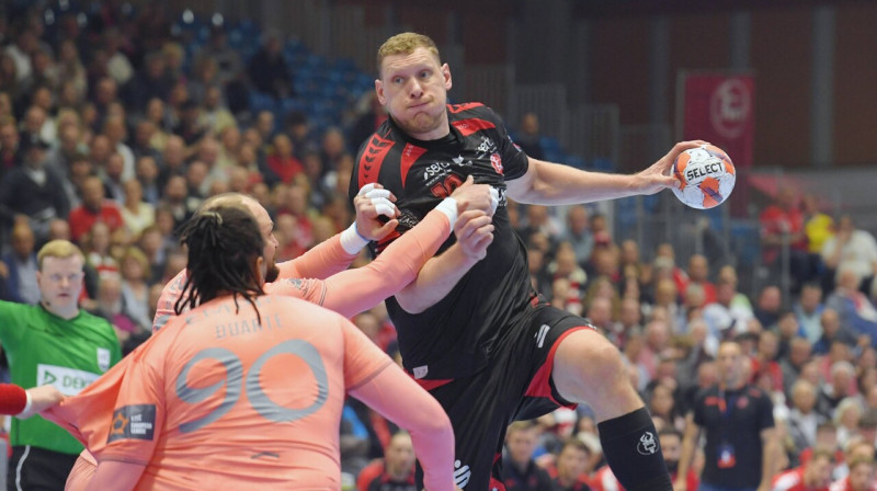 Dainis Krištopāns uzbrukumā cīņā pret Portu. Foto: Roland Sippel/Eibner-Pressefoto/Scanpix