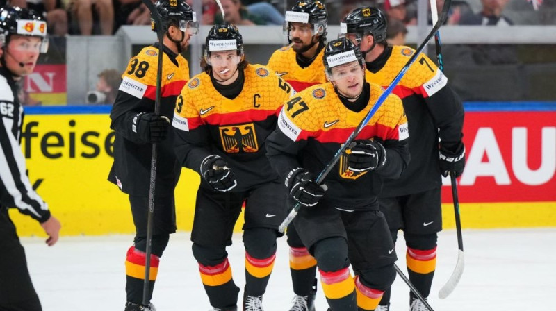 Vācijas izlases hokejisti Foto: IIHF