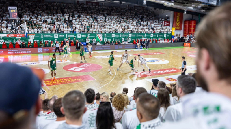 Aina Varšavas "Legia" un Zelonas Guras cīņā Polijas meistarsacīkšu finālā. Foto: Piotr Kucza/FotoPyk