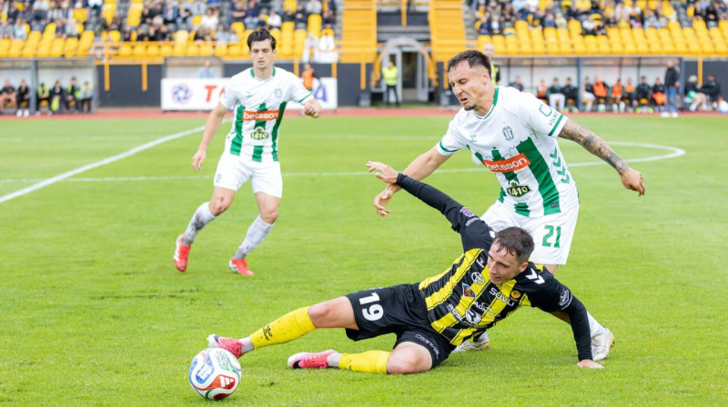 Dāvis Ikaunieks cīņā. Foto: FA Šiauliai