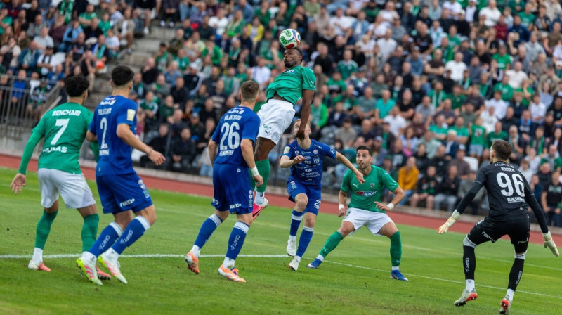 Mirklis Kauņas "Žalgira" un Fēru Salu Klaksvīkas cīņā UEFA Čempionu līgas kvalifikācijā Jonavā. Foto: Julius Kalinskas/ELTA