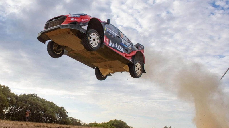 Mārtiņa Seska ekipāža. Foto: Martins Sesks Rally