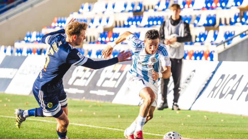 Rakī Avanī pret Jegoru Cīruli. Foto: Riga FC