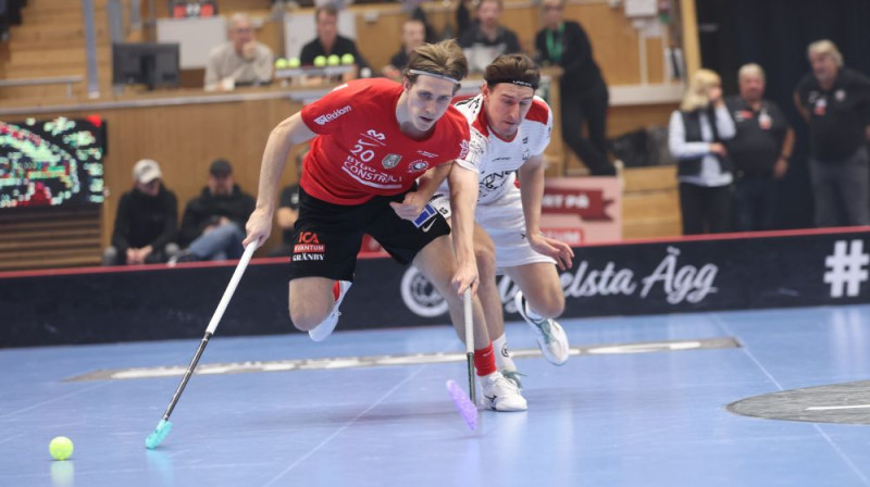 Sakarias Ulriksons (#20) guva uzvaras vārtus "Storvreta IBK" labā, foto: Adam Troy, IFF
