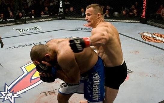 Krokops UFC atgriežas ar uzvaru