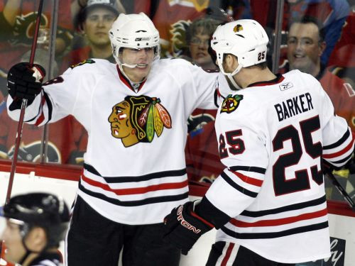 Bārkers turpinās spēlēt "Blackhawks"