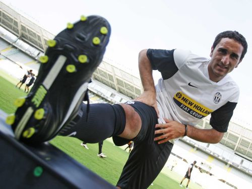 "Stuttgart" pastiprinās ar "Juventus" aizsargu Molinaro