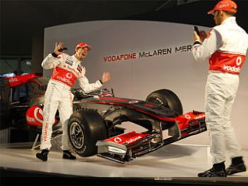 "McLaren" prezentē savu ''MP4-25'' modeli