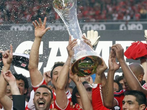 "Benfica" 32.reizi triumfē Portugāles čempionātā