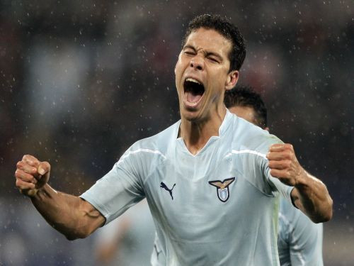 ''Lazio'' sagādā ''Inter'' ceturto zaudējumu; ''Roma'' briesmīgos apstākļos izlaiž uzvaru