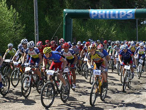 "TREK PHILIPS" MTB maratona pirmajā  posmā Smiltenē  pārliecinošu uzvaru izcīna Sorokins