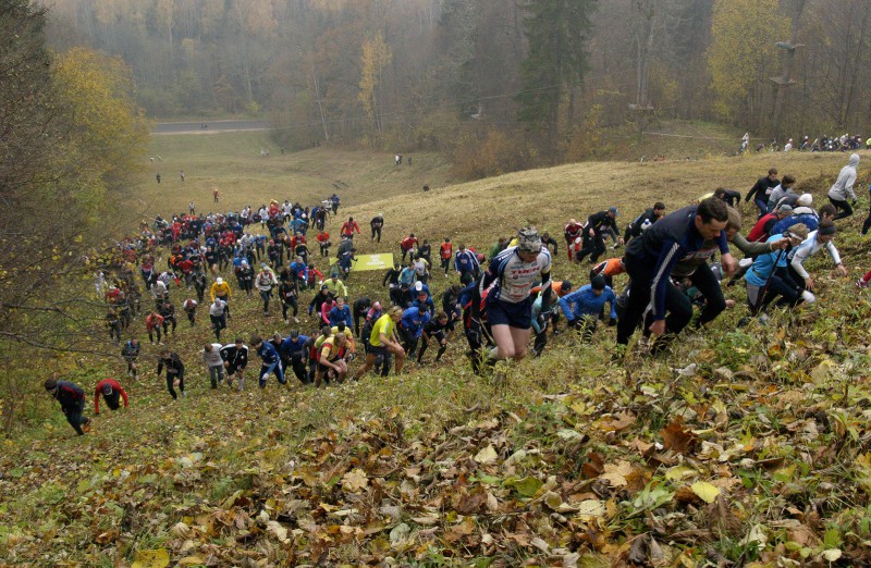 Siguldas kalnu maratonā uzvar Griņus un Kažemāka