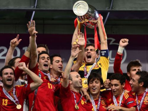 Spānija grauj un atkal triumfē Eiropas čempionātā
