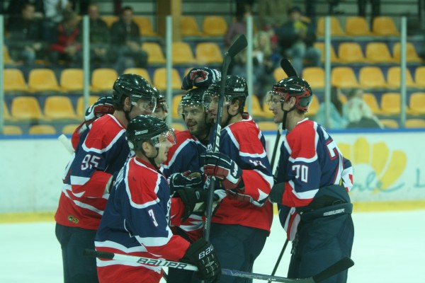''Liepājas metalurgs'' hokejisti pārbaudes spēlē uzveic VHL čempionus