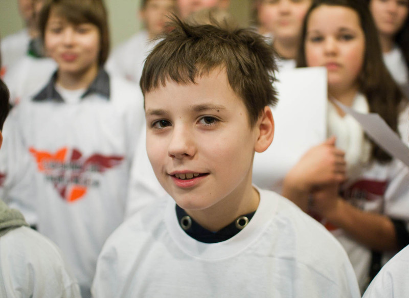 Proti spēlēt basketbolu un dziedāt? Piesakies!