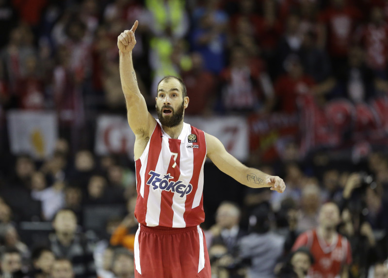 Spanulis tomēr paliek "Olympiacos"