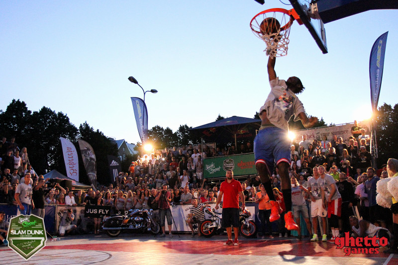 Grīziņkalnā „Sprite Slam dunk“ uzvaras laurus plūc Dārlingtons