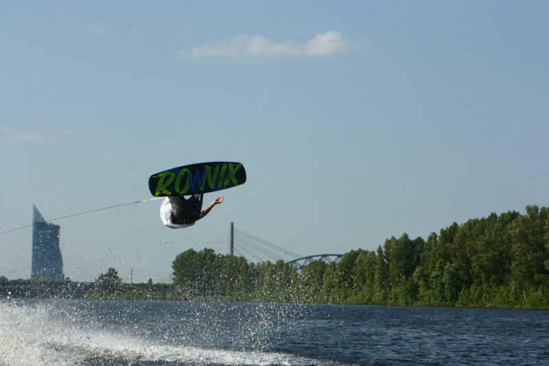 Klāvs Ozoliņš uzvar "Riga Wake Open"