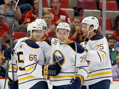 Girgensons savā NHL debijā gūst "Sabres" vienīgos vārtus