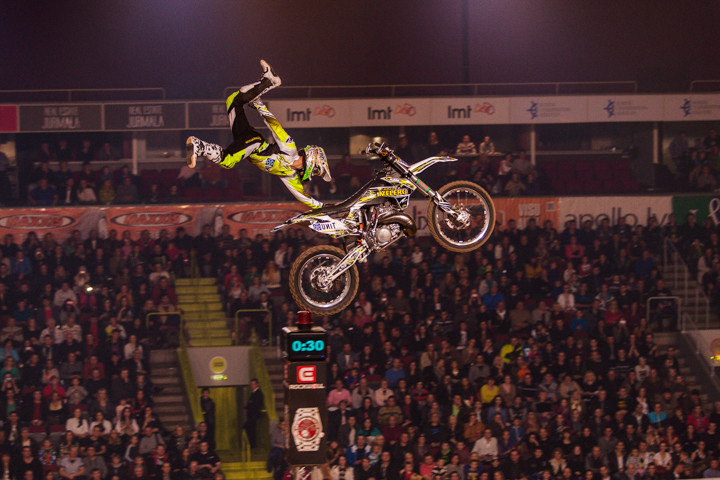 Austrālietis Robs Adelbergs izcīna FMX Latvijas Grand Prix 2013