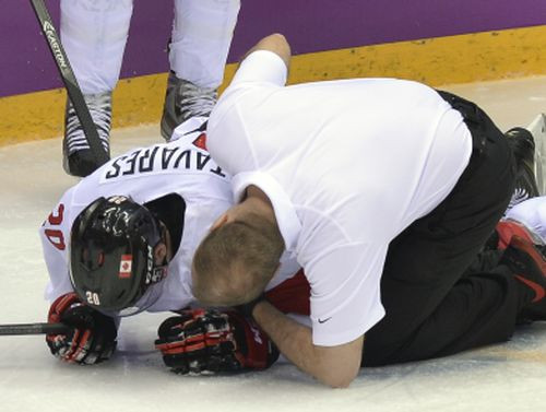 Pret Latviju gūtā trauma liek olimpiādi pāragri noslēgt Kanādas līderim Tavaresam