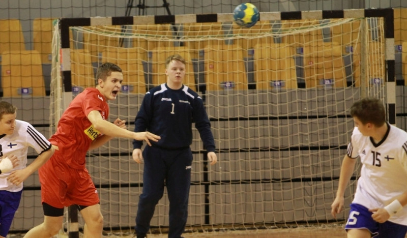 Latvijas jauniešu handbola izlase pārliecinoši sāk starptautisko turnīru "Salaspils 2015"