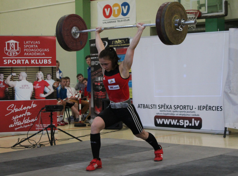 Svarcēlāja Koha pārliecinoši triumfē jaunatnes Eiropas čempionātā