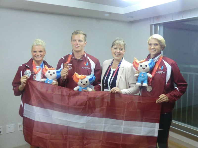Pasaules universiādē Latvija finišē spēcīgi, medaļu ieskaitē triumfē mājinieki