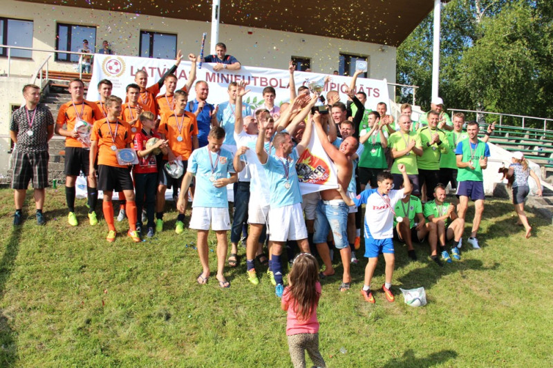 Latvijas minifutbola čempionātā triumfē ''Cerber 02''