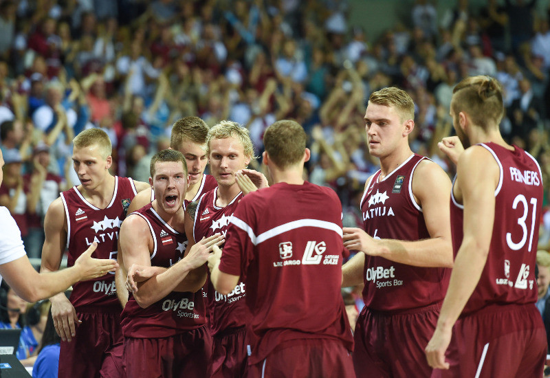 Latvija pret Slovēniju: izbaudīt izslēgšanas turnīra gaisotni