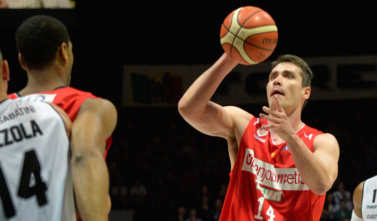 Igaunijas astoņkārtējais labākais basketbolists Kangurs paliks "Varese"