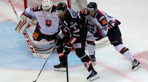 Latvijas pirmā pretiniece Austrija ar diviem NHL spēlētājiem zaudē slovākiem