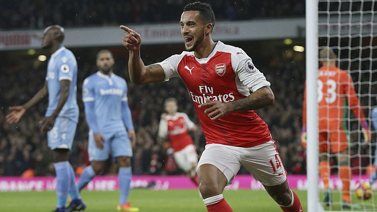 ''Arsenal'' atspēlējas un uzvar, komandas lazareti papildina Mustafi