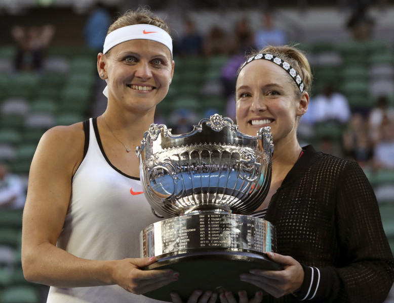 Mateka-Sendsa un Šafāržova otro reizi trīs gados uzvar "Australian Open"