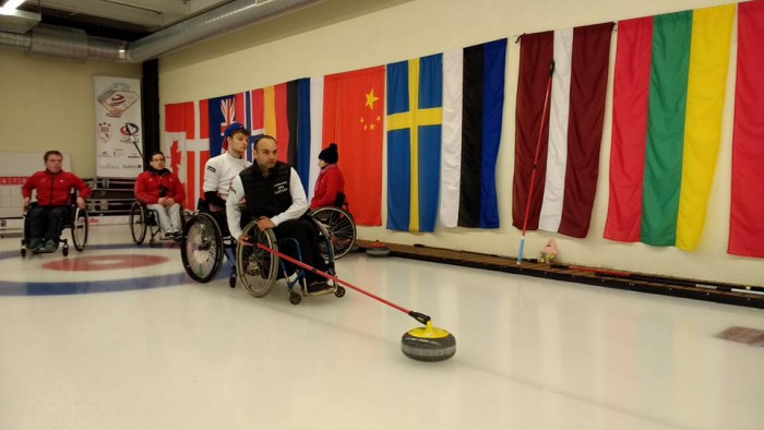 Par Latvijas čempionu ratiņkrēslu kērlingā kļūst KKR/Rožkovas komanda