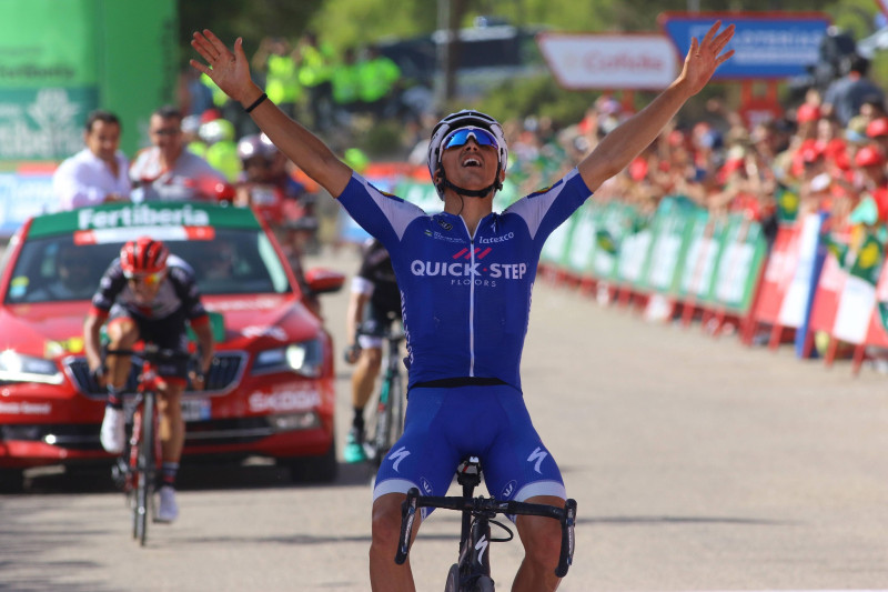 "Vuelta" 8.posmā uzvar Alafilips, komanda izmet riteņbraucēju par atteikšanos klausīt