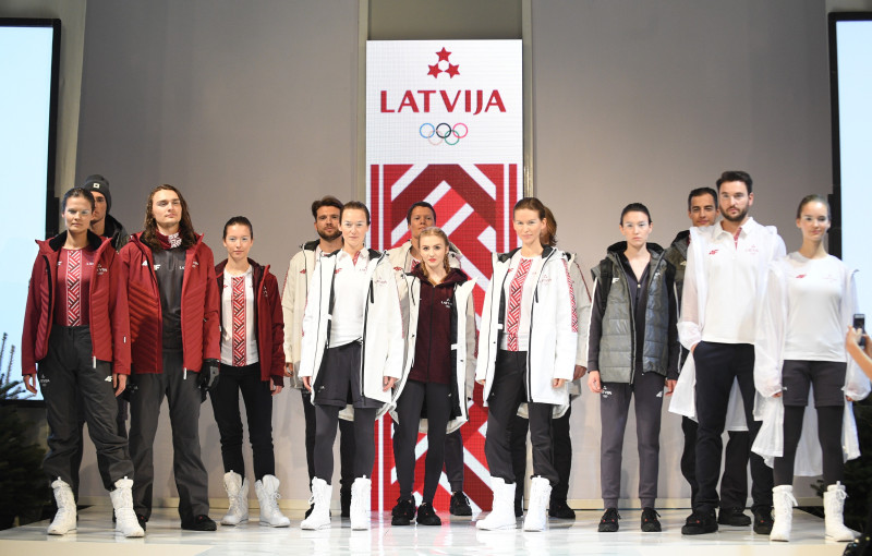 Prezentēta Latvijas Olimpiskās delegācijas "Phjončhana 2018" oficiālā tērpu kolekcija