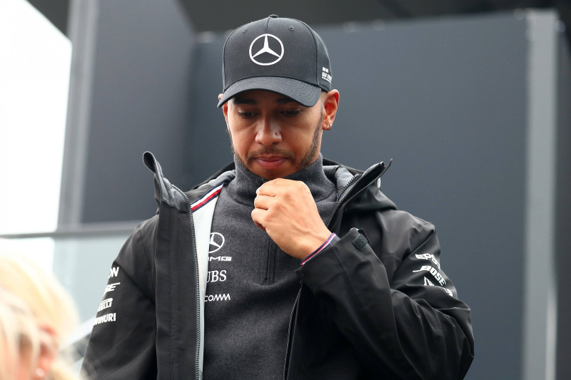 Hamiltons: "Jūtu, ka jaunais "Mercedes" modelis ir ātrāks"