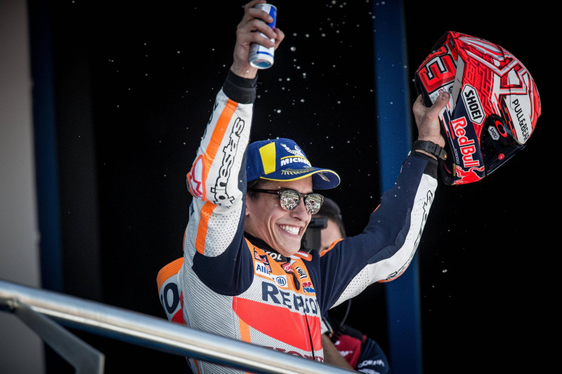 Markess uzvar sezonas 4. "MotoGP" posmā un pārņem kopvērtējuma vadību