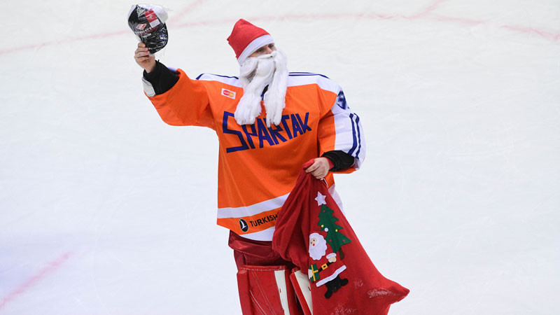 Latviešu komandas biedrs Hudāčeks atzīts par KHL nedēļas labāko vārtsargu