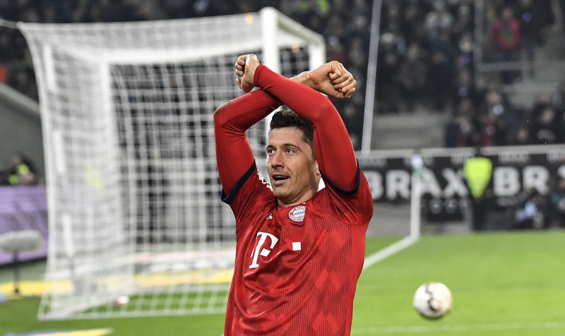 Levandovskim vēsturisks sezonas sākums, "Bayern" pārliecinoši uzvar