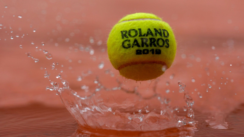 Lietus neļauj spēlēt "French Open" vienspēļu ceturtdaļfinālus un Ostapenko dubultspēli