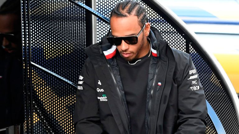 Hamiltons: "Man neinteresē spēles un arī komandas simulatorā braucu reti"